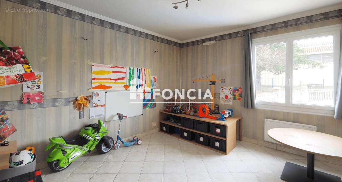 Maison à NEUVILLE-SUR-BRENNE