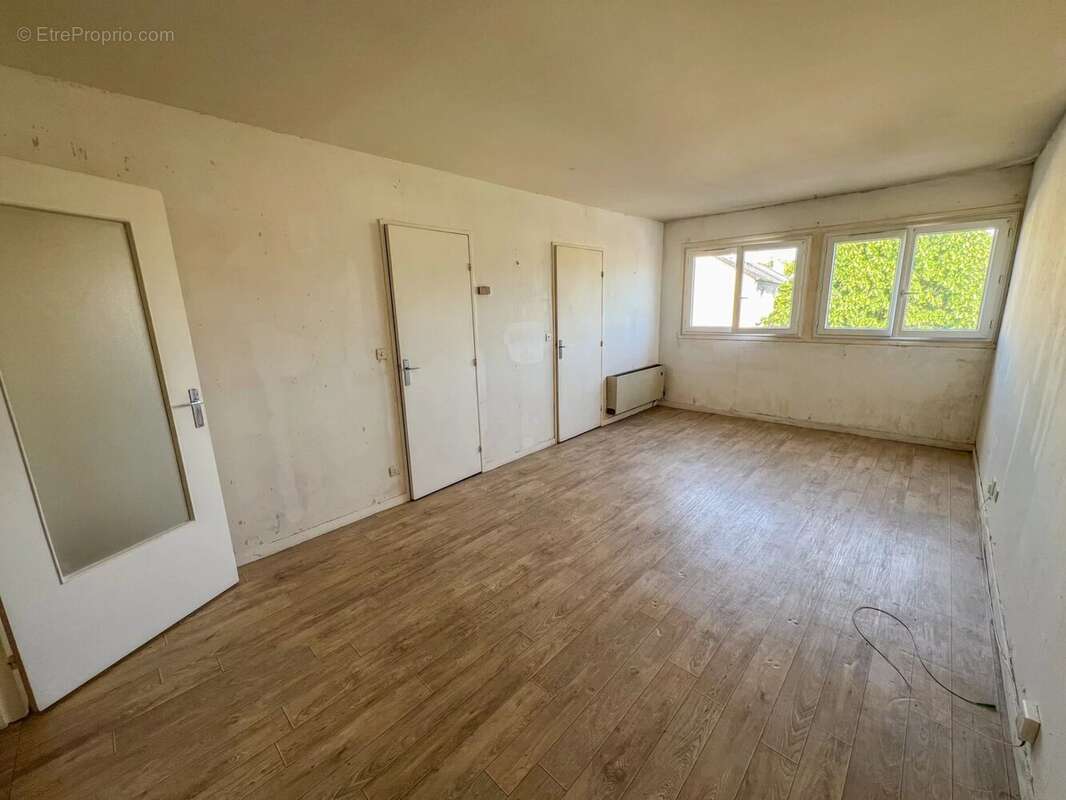 Appartement à ELANCOURT