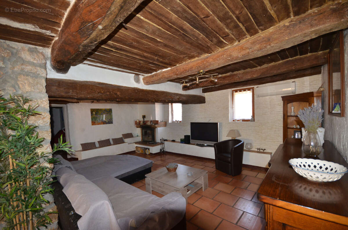 Maison à AUPS