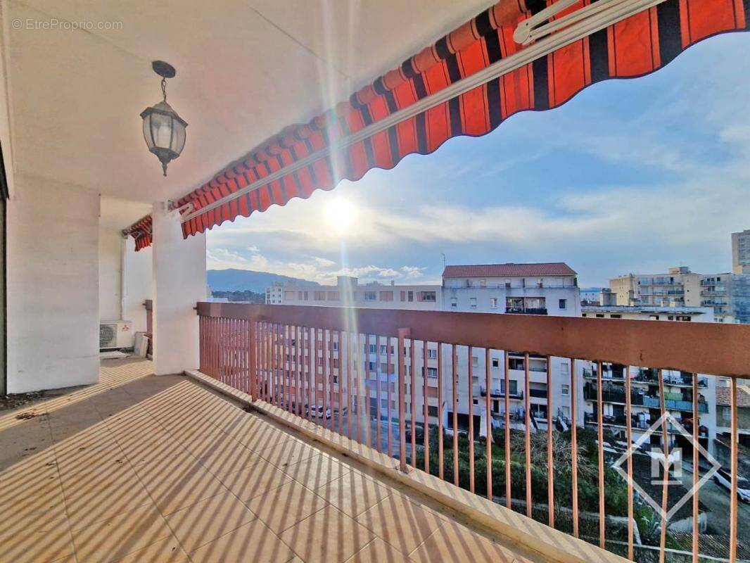 Appartement à MARSEILLE-5E