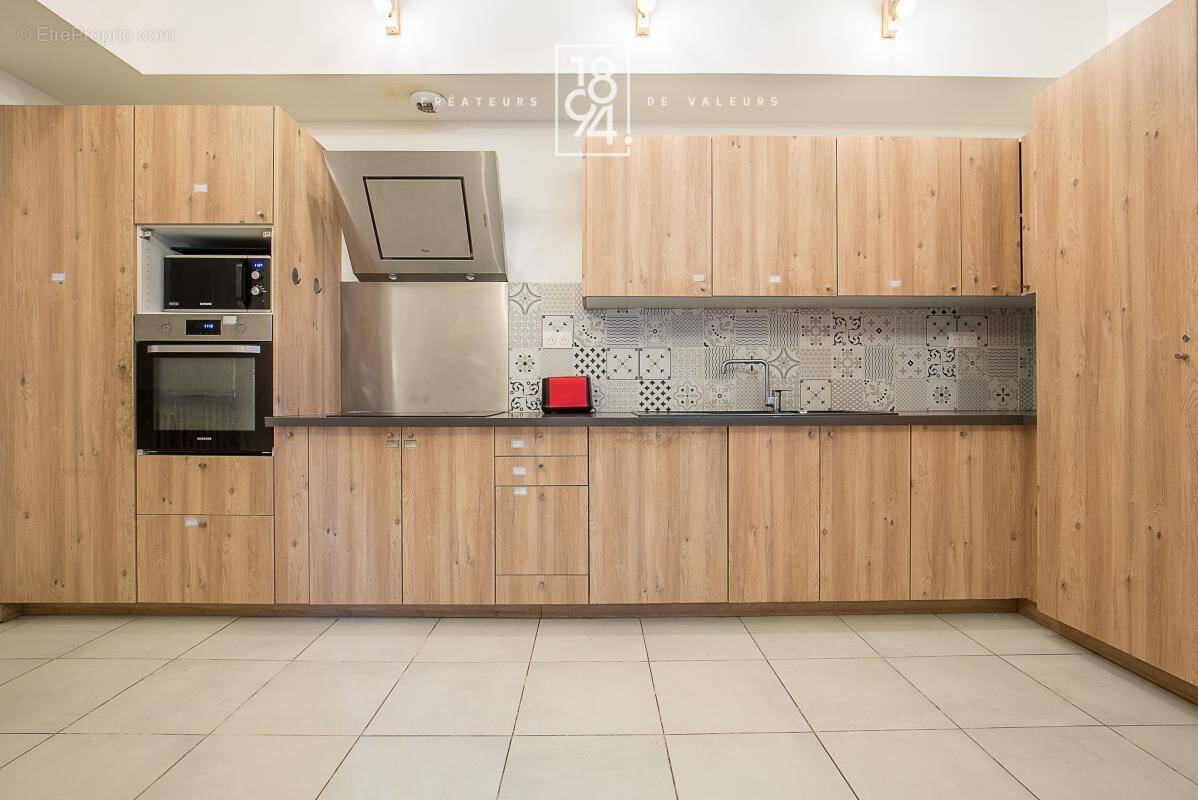 Appartement à MARSEILLE-6E