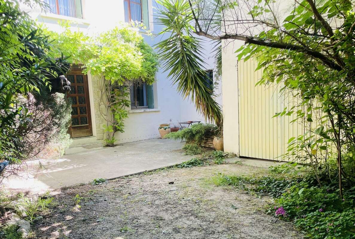 Maison à PUJAUT