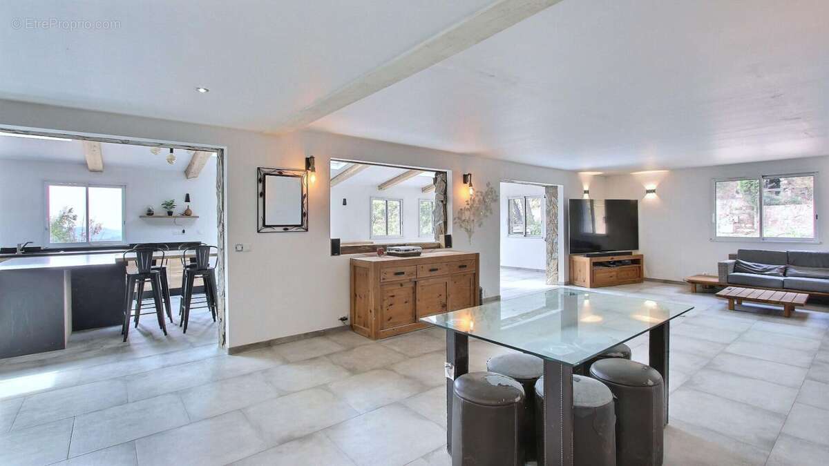 Maison à PUGET-VILLE