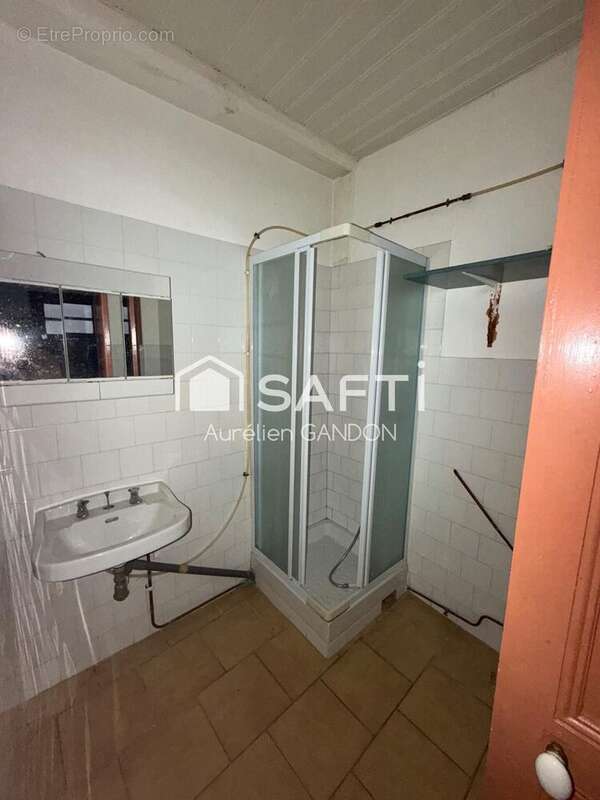 Maison 120 m² à Saint-Julien-Du-Sault  - photo 6