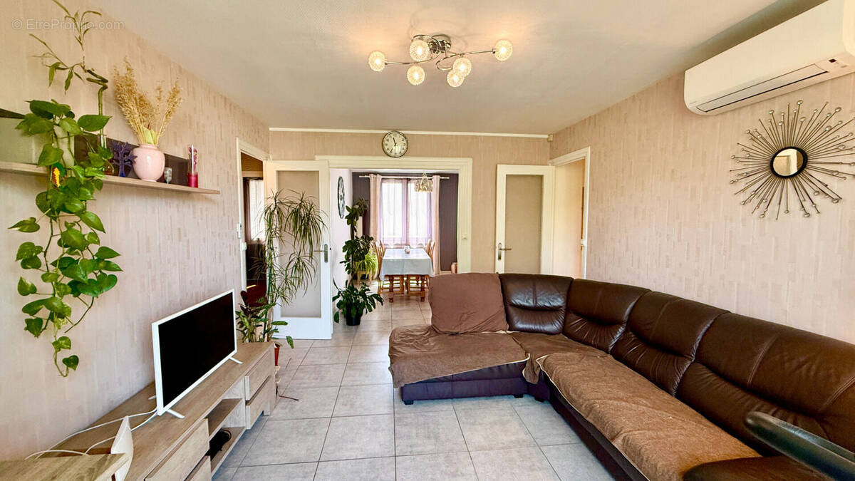 Appartement à LYON-8E