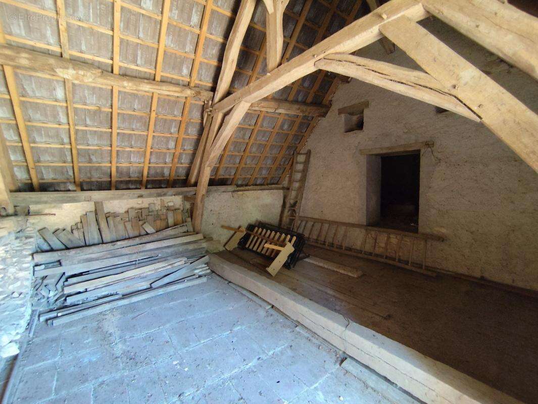 Maison à JUSSY-LE-CHAUDRIER