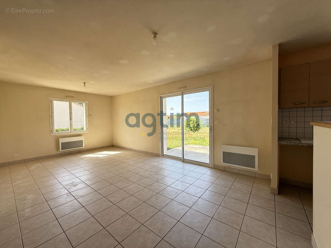 Les-Landes-Génusson, plain pied, en lotissement, 3 chambres, terrain, garage - photo 5