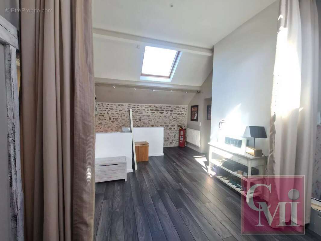 Maison à BRUYERES-LE-CHATEL