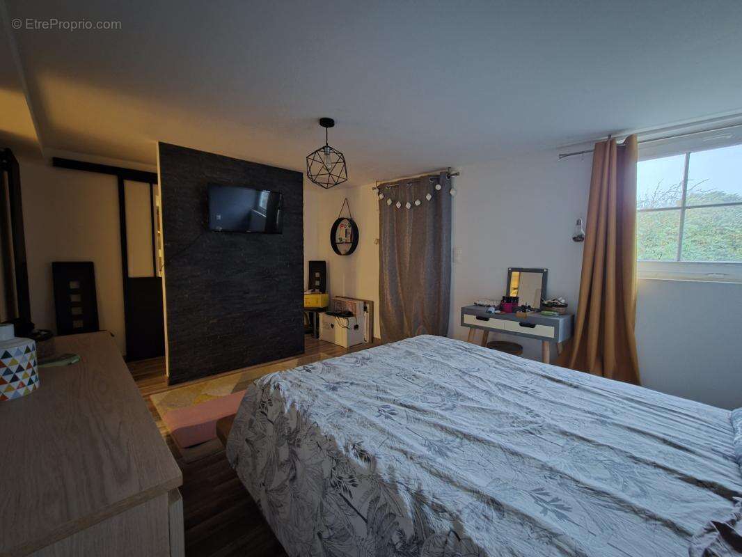 A vendre longere en pierre  4 chambres neulliac (56) - photo 11