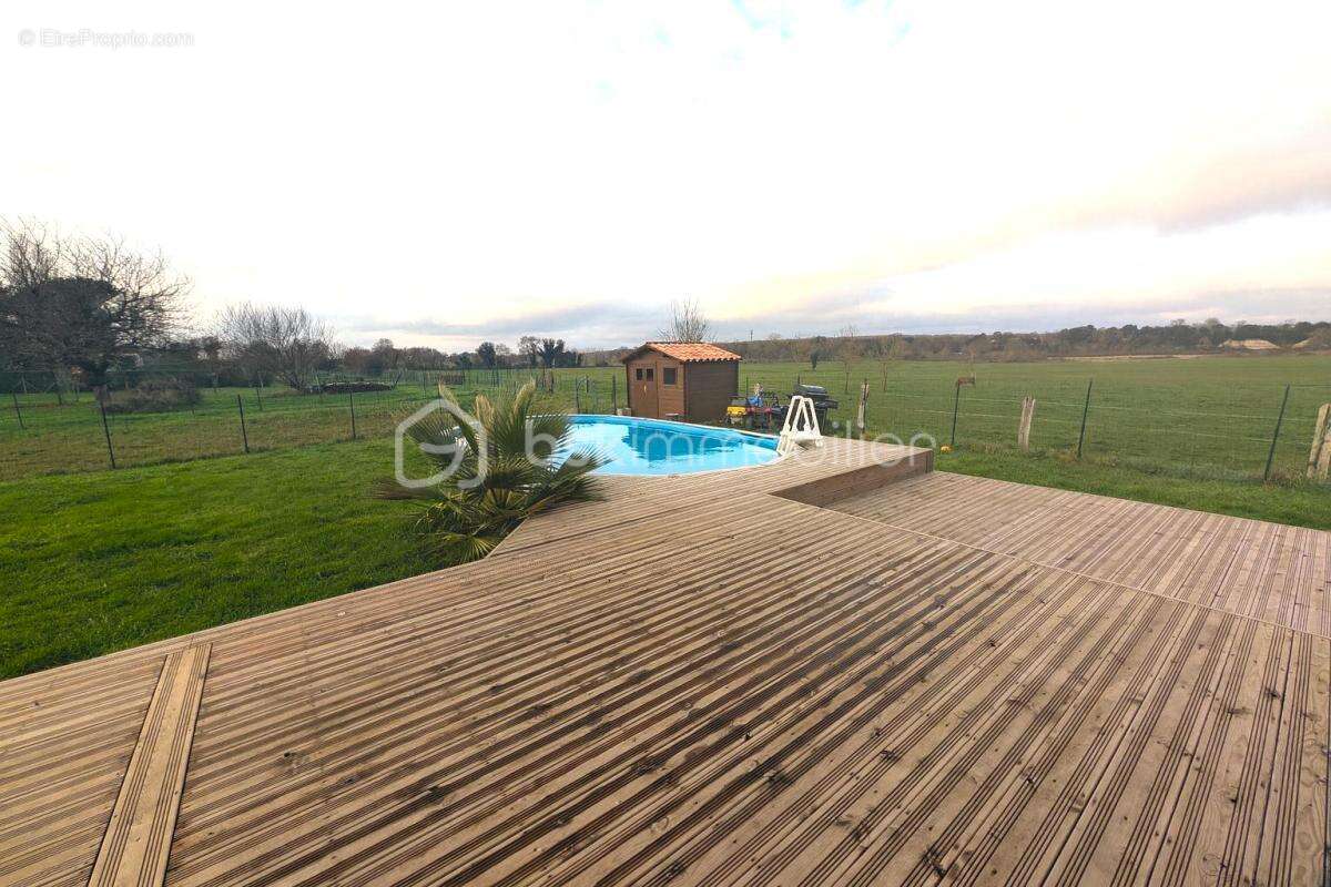 Maison à PONT-L'ABBE-D'ARNOULT