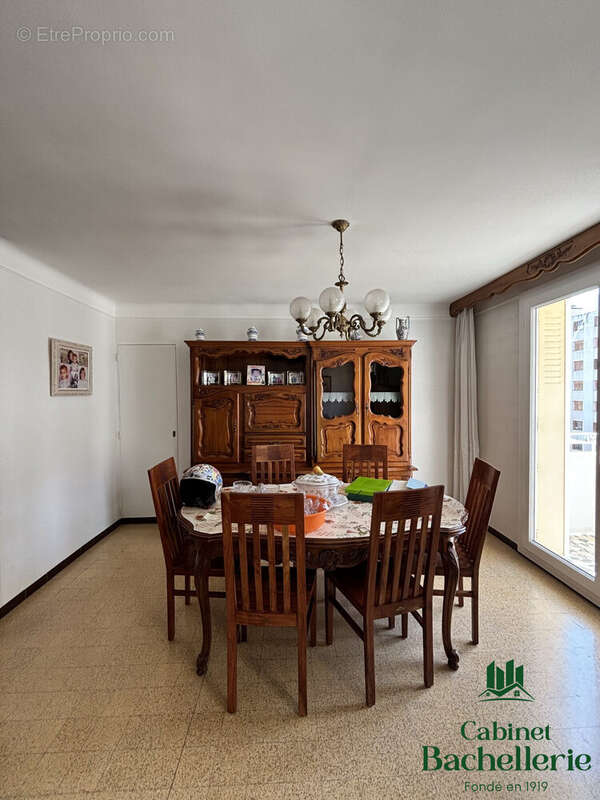 Appartement à MARSEILLE-4E
