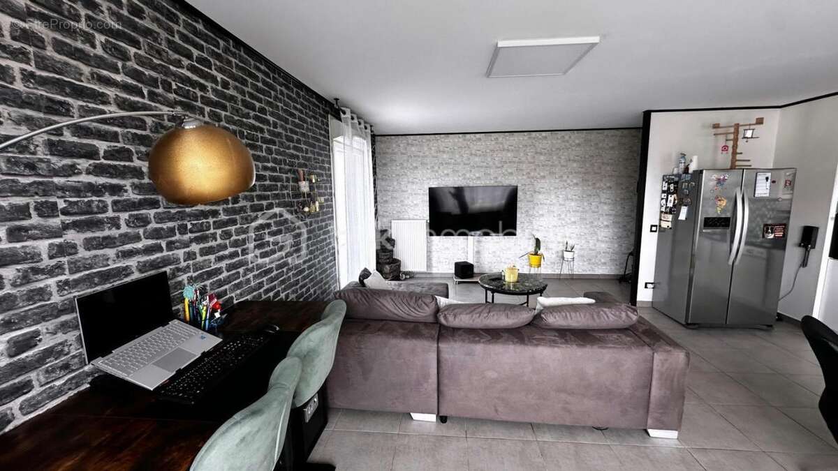 Appartement à SAINT-GENIS-POUILLY