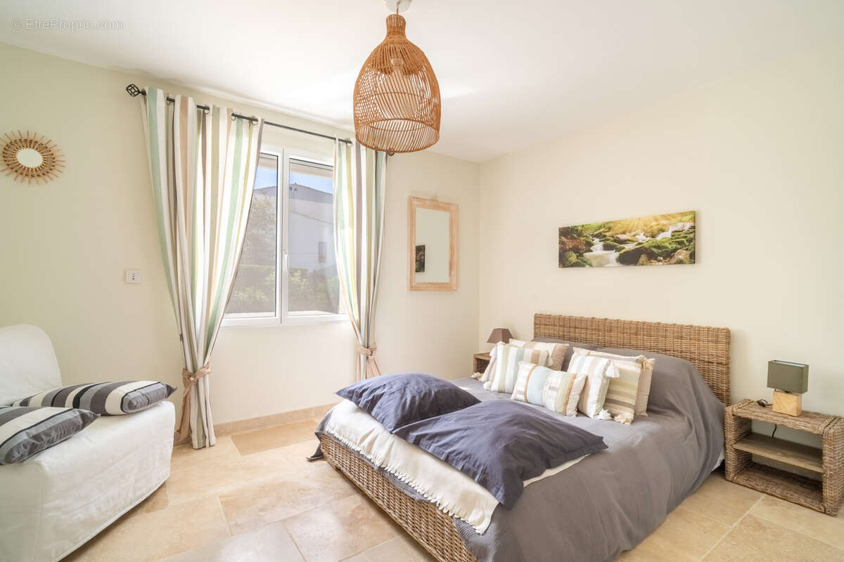 Maison à SIX-FOURS-LES-PLAGES