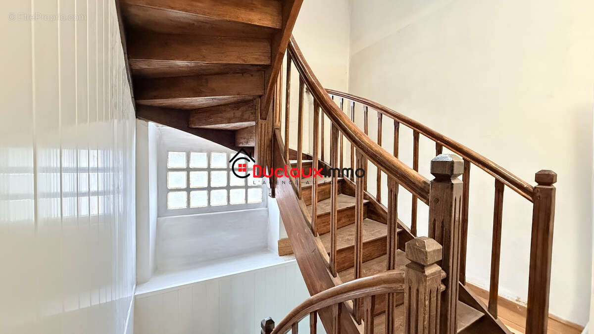Appartement à POLMINHAC