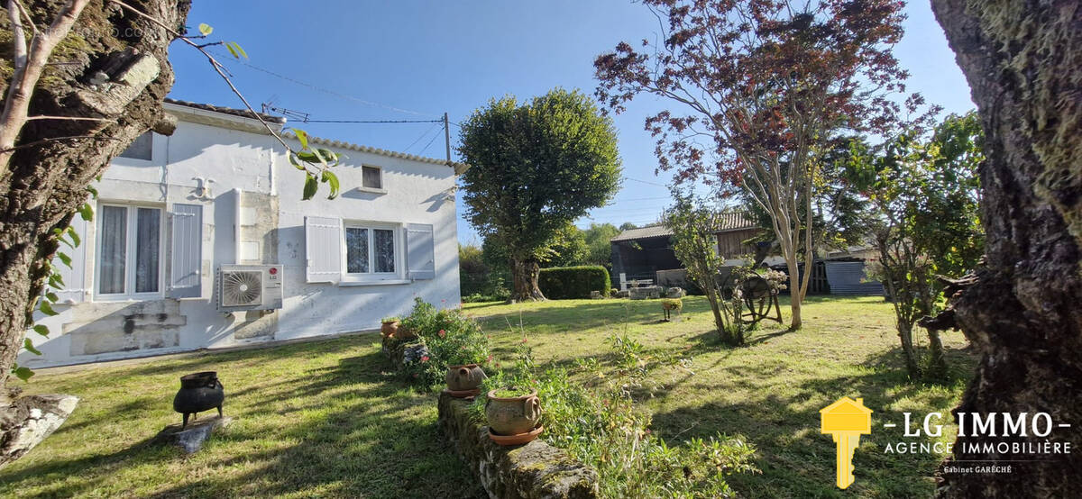 Maison à SAINT-GEORGES-DES-AGOUTS
