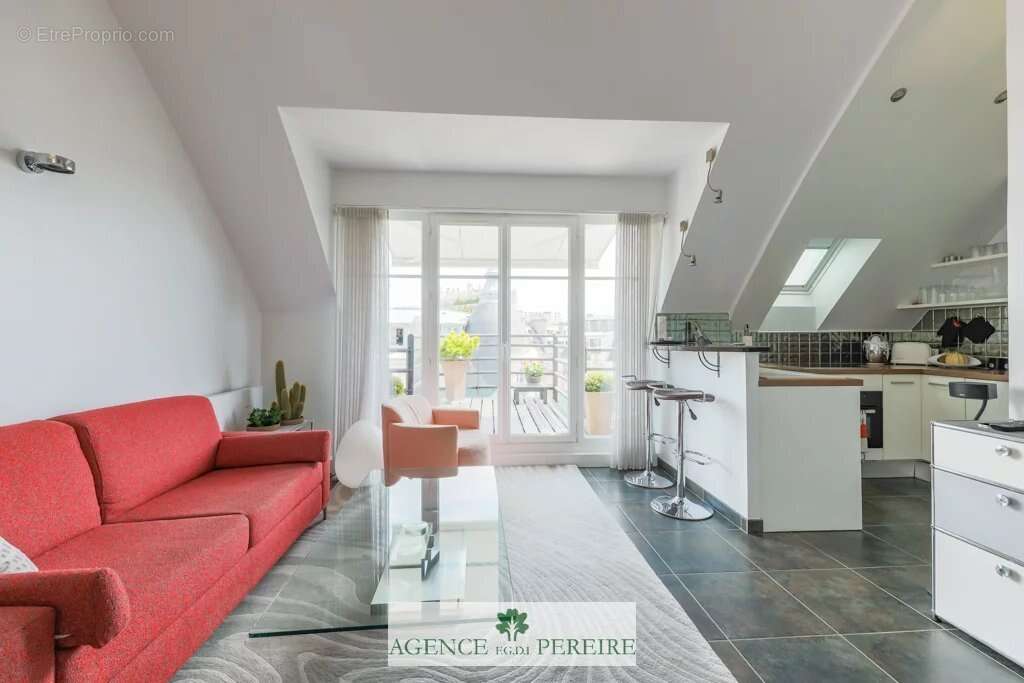 Appartement à PARIS-17E