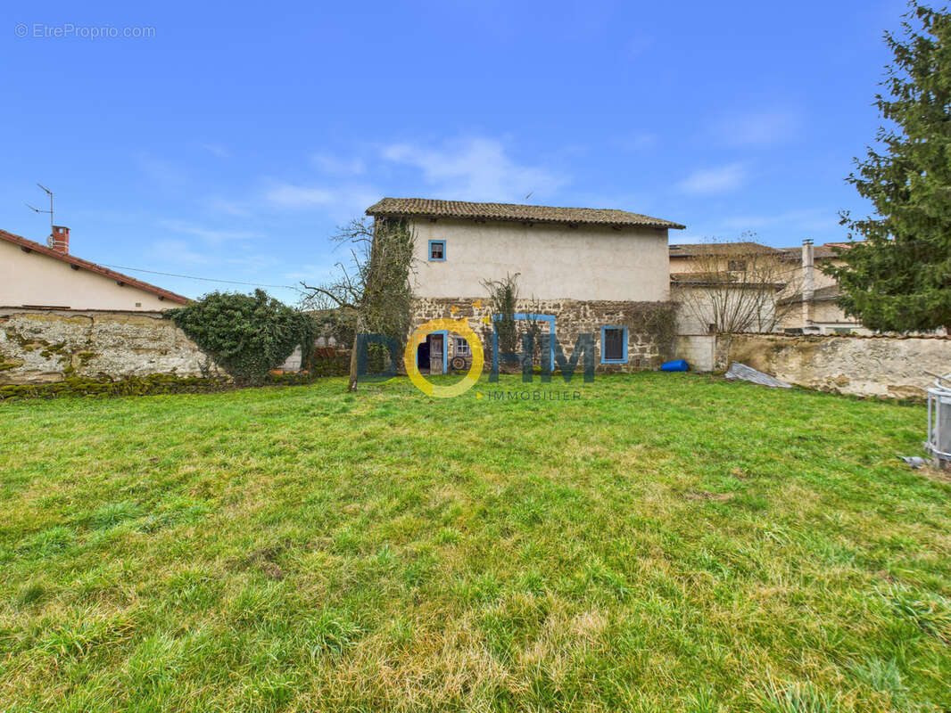 Maison à MARSAC-EN-LIVRADOIS