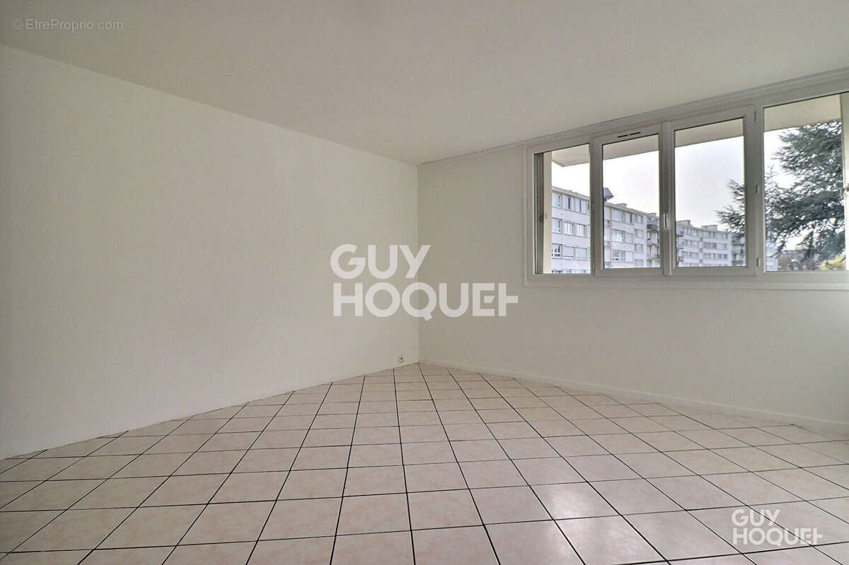 Appartement à SAINT-MICHEL-SUR-ORGE