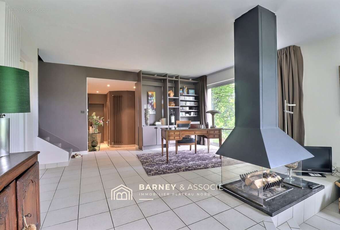 Maison 198 m² à Mont-Saint-Aignan  - photo 3