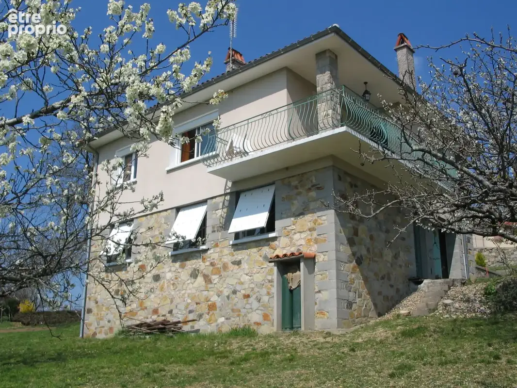 Maison de type V avec annexe dans 2040m2 de terrain. - photo 17