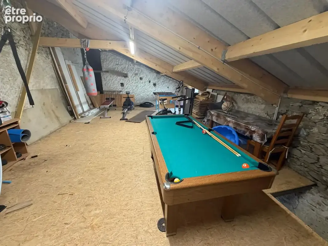Maison de bourg familiale avec dépendance à Saint Laurent de la Plaine - photo 8