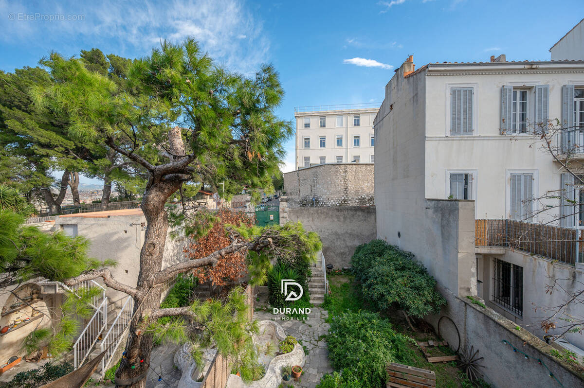 Appartement à MARSEILLE-7E