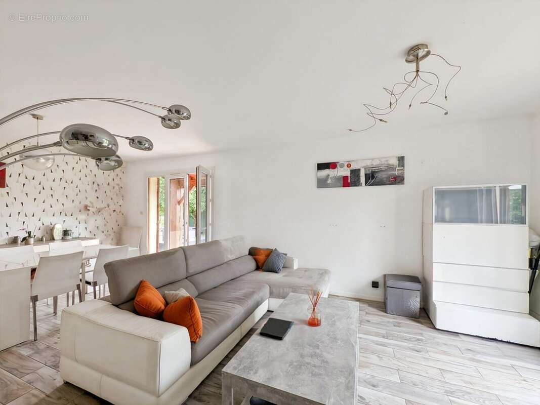 Maison à MIONS