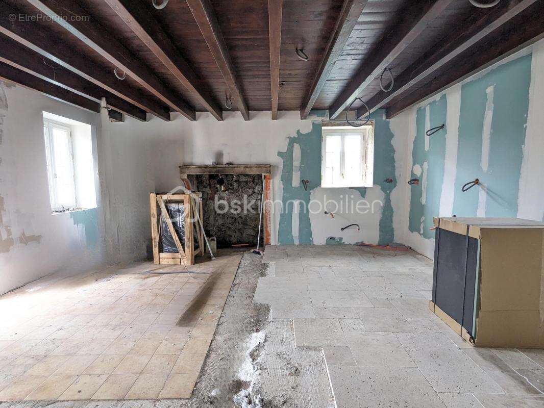 Grande maison en pierres à rénover - Terrain & dépendances - photo 14