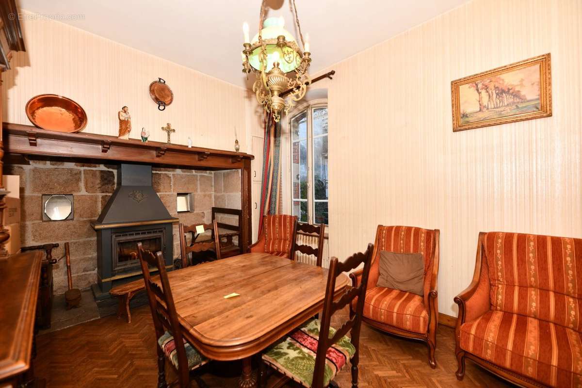 Maison à RILHAC-XAINTRIE