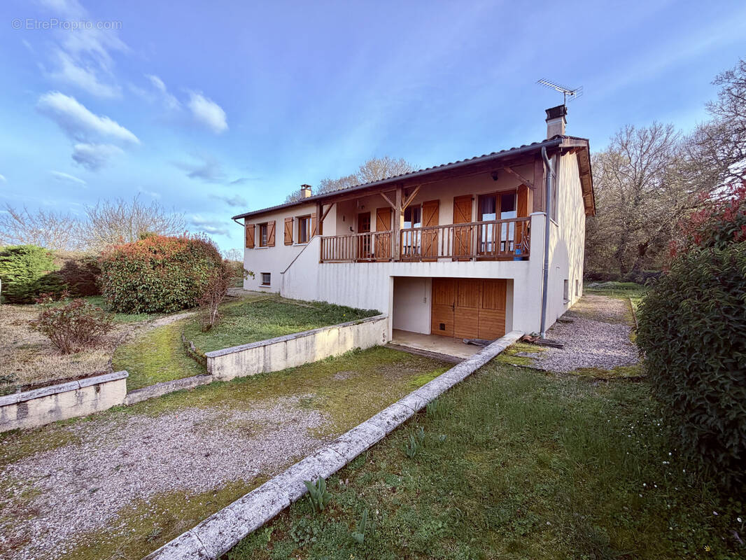 Maison à LIMOGNE-EN-QUERCY
