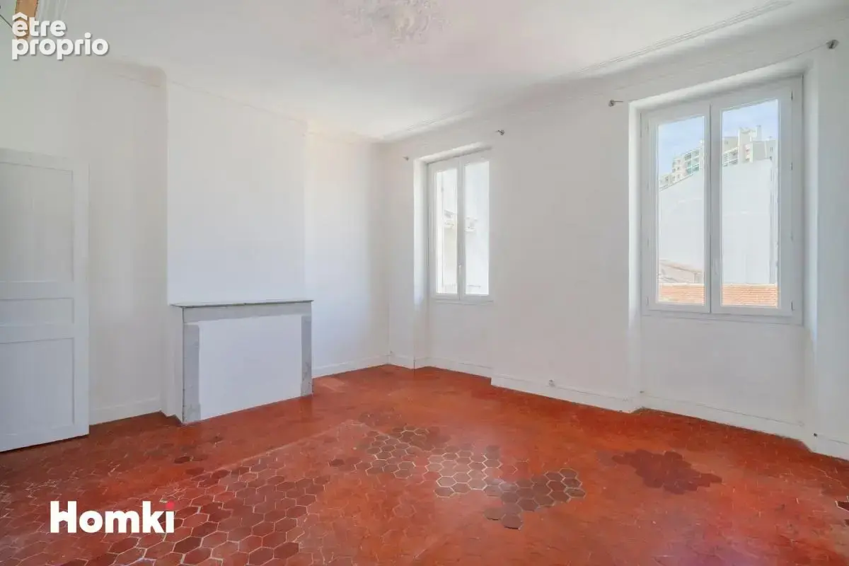 Appartement T3 de 76 m² à Marseille 13006, Rue Paradis - photo 2