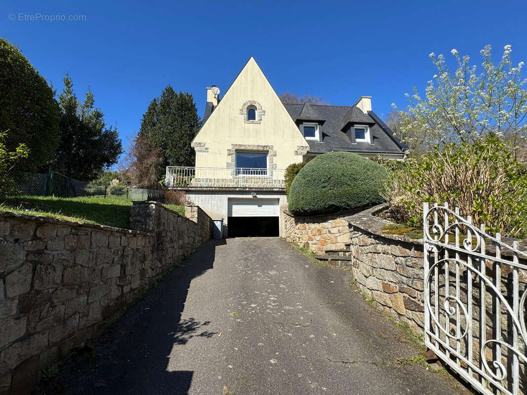 Maison à ERGUE-GABERIC