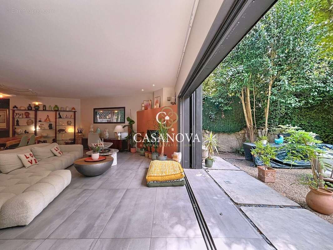 PEZENAS centre-ville, Maison vigneronne rénovée avec jardin et piscine - photo 6