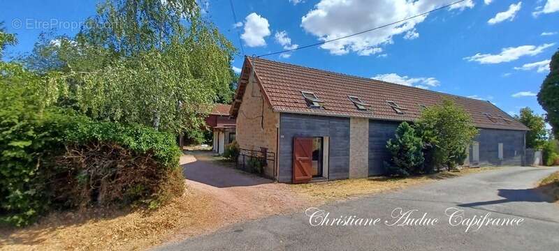 Maison à CHAROLLES