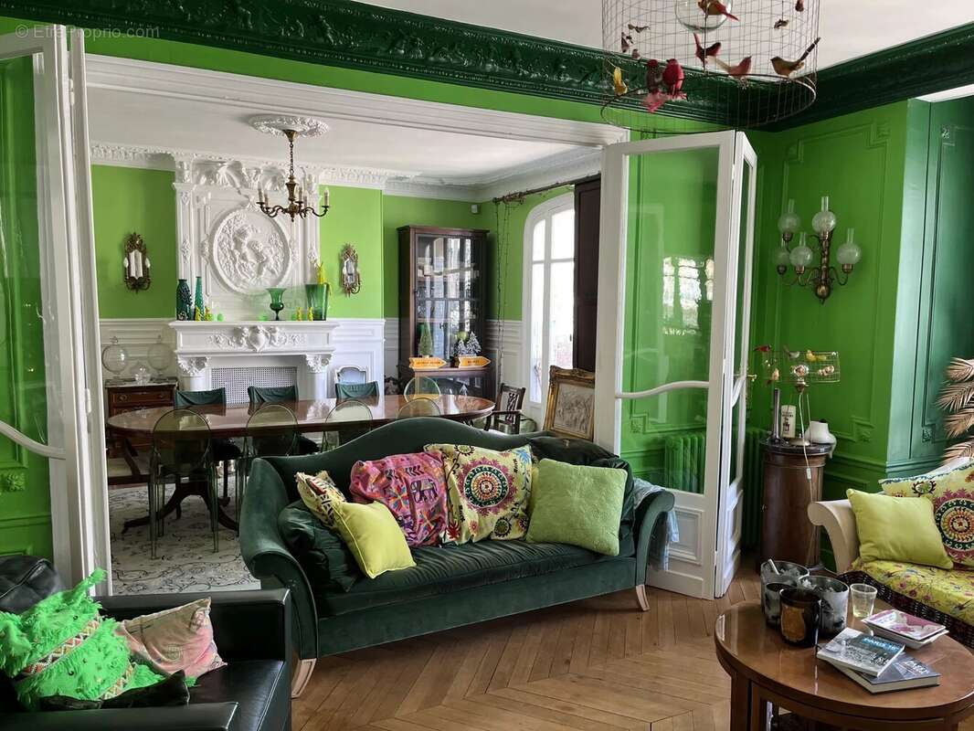 Appartement à PARIS-16E