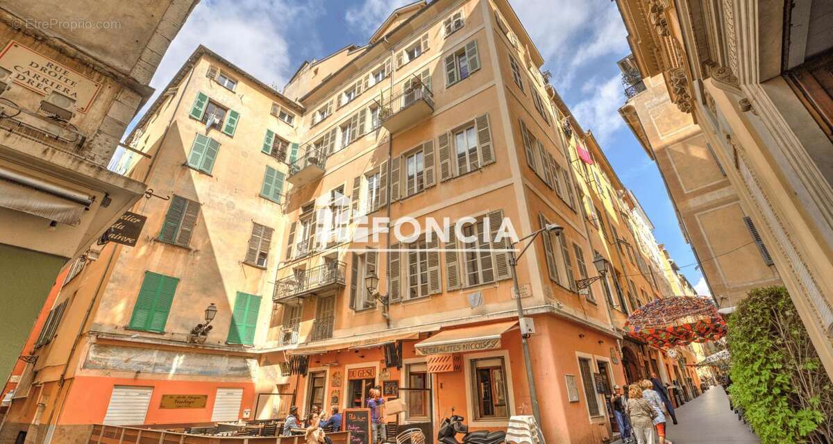 Vieux nice / place du jesus / emplacement exceptionnel - photo 2