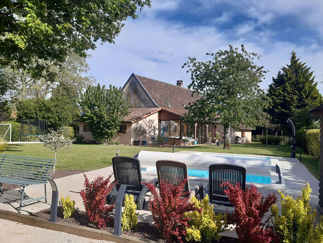 Maison à HUILLY-SUR-SEILLE