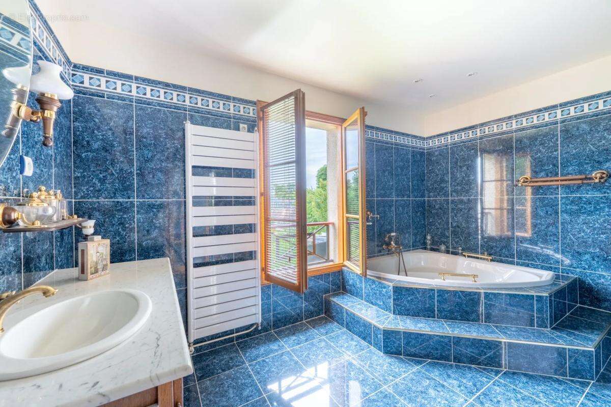 Appartement à PRESLES