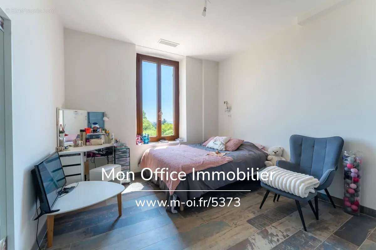 Appartement à LA FARE-LES-OLIVIERS