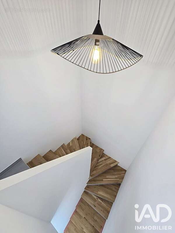 Maison 135 m² à Lancrans  - photo 8