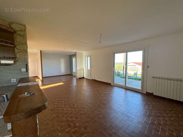 Maison à CHASTELLUX-SUR-CURE