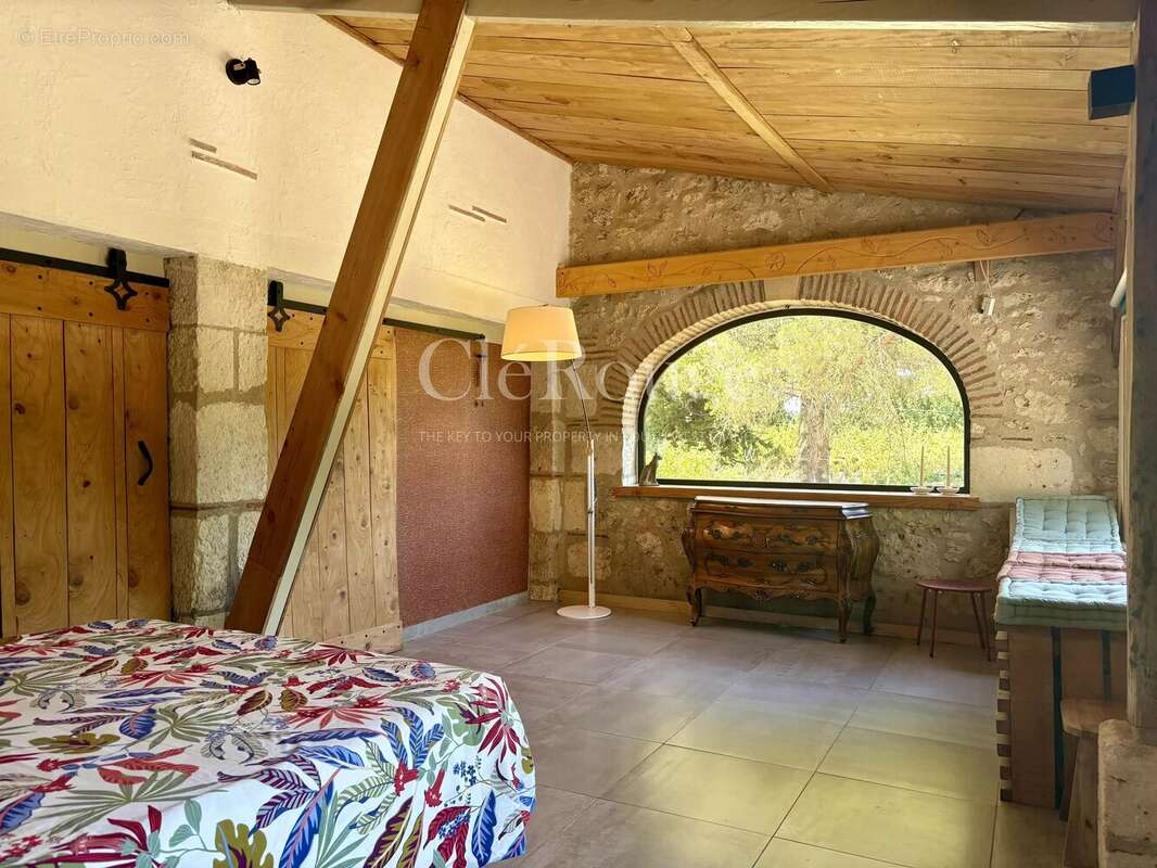 Proche de Saint-Livrade-sur-Lot – Élégante propriété de caractère de 5 chambres avec piscine chauffée et superbe parc arboré - photo 13