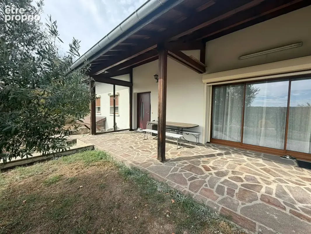En exclusivité : Maison avec 6 chambres sur 1 750 m2 de terrain, commune très recherchée - photo 5