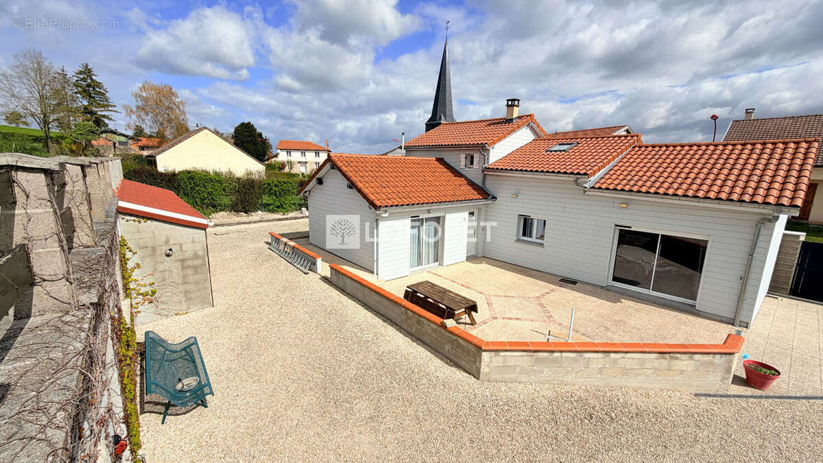 Maison à DOMMARTIN-VARIMONT