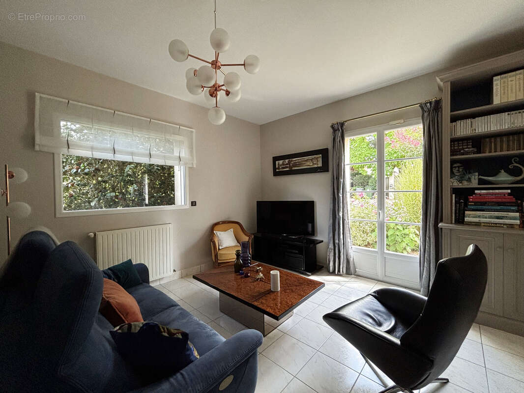 Maison à SAINT-CYR-SUR-LOIRE