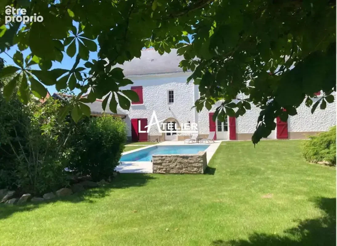 Exceptionnel logis du XVIIᵉ siècle avec studio & dépendances - photo 4
