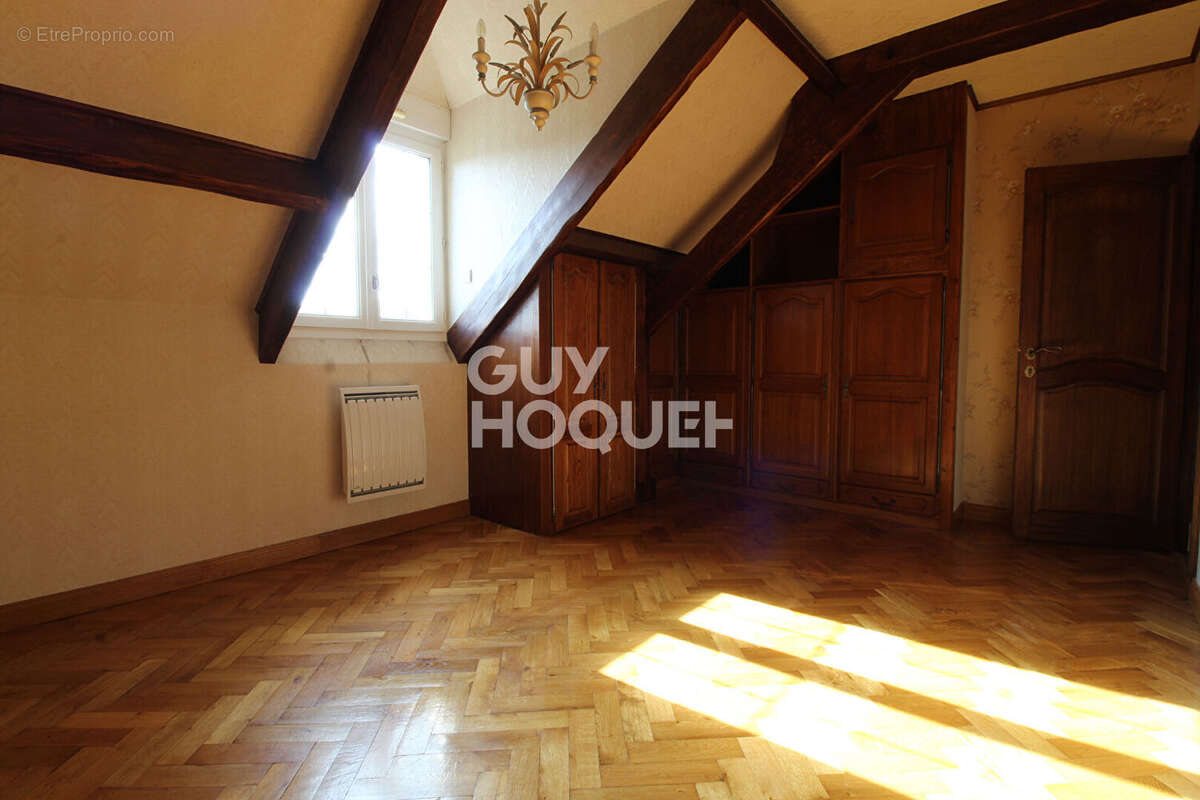 Maison à VERNEUIL-L&#039;ETANG