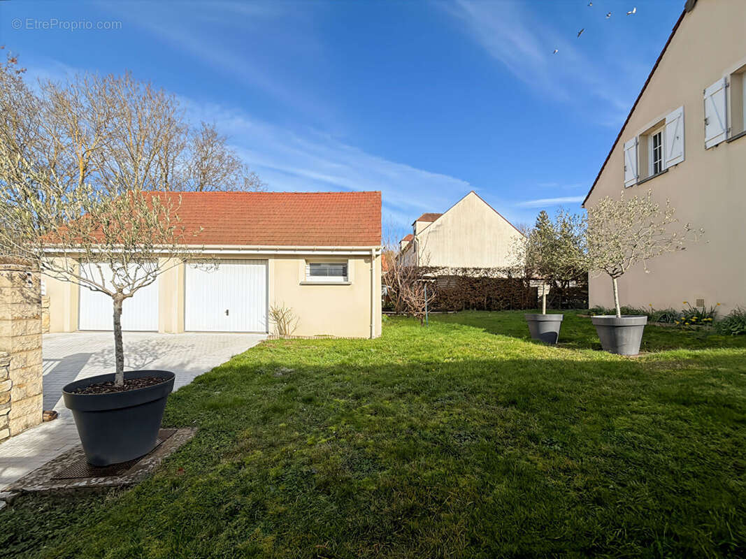 Maison à SAINT-CYR-EN-ARTHIES