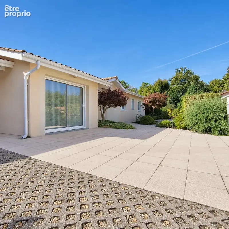 Maison de plain pied de 114m2  avec 3 chambres et bureau sur jolie terrain de 880 m2 dans un quartier calme. - photo 10