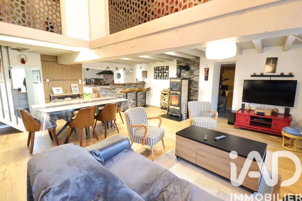 Maison 195 m² à Monteignet-Sur-L'andelot  - photo 8